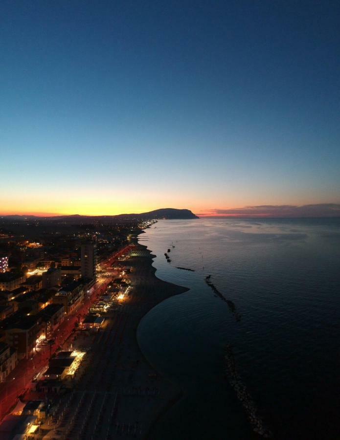 Achille Hotel Porto Recanati Bagian luar foto